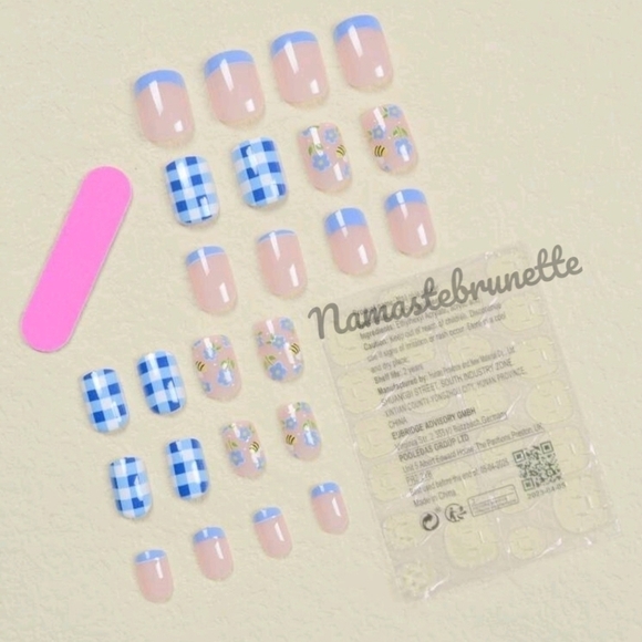 2/$16 Plaid & Flowers Press On Nails - Picture 4 of 10